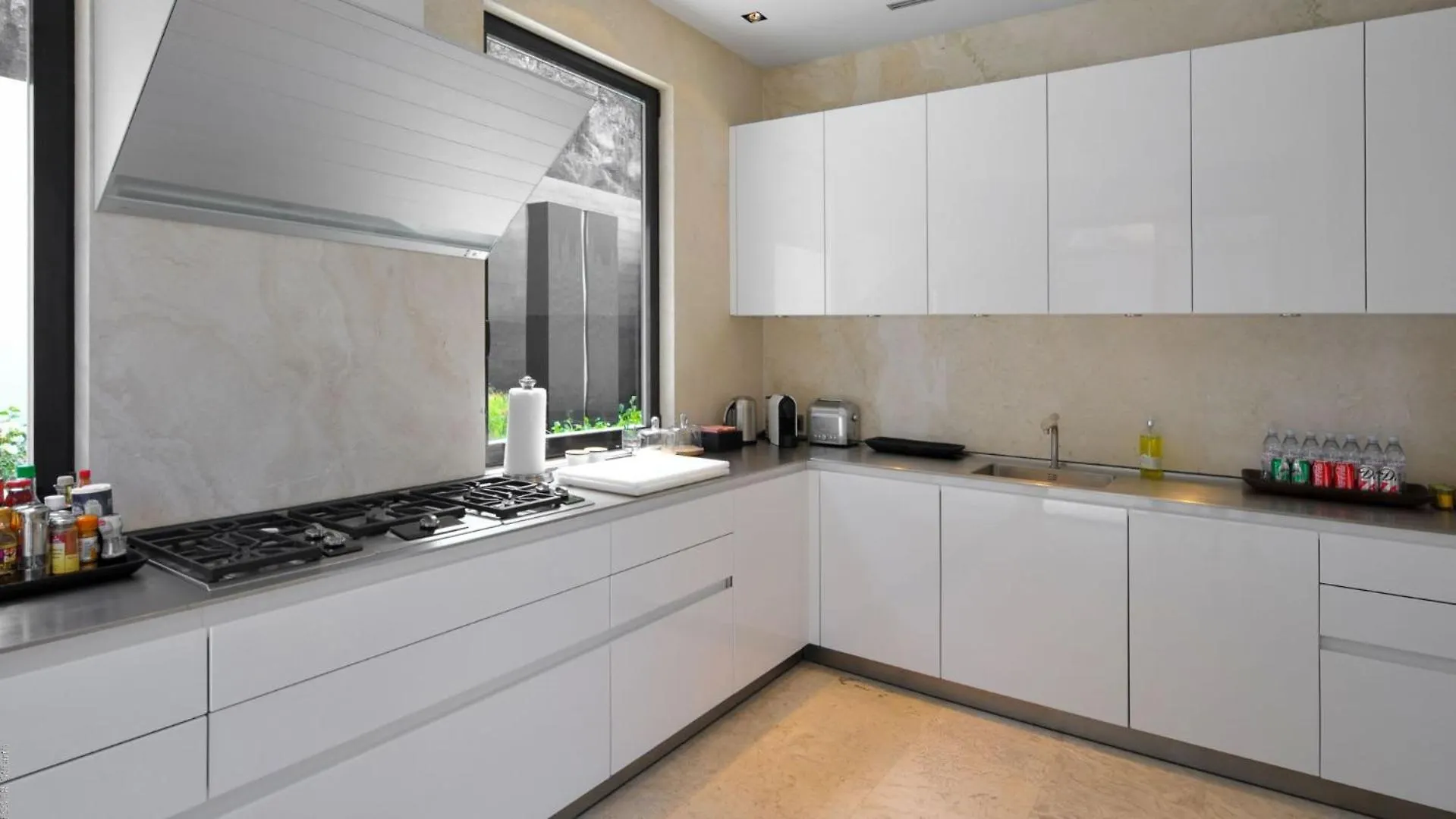 Ideally Located Contemporary Villa St. Barthelemy