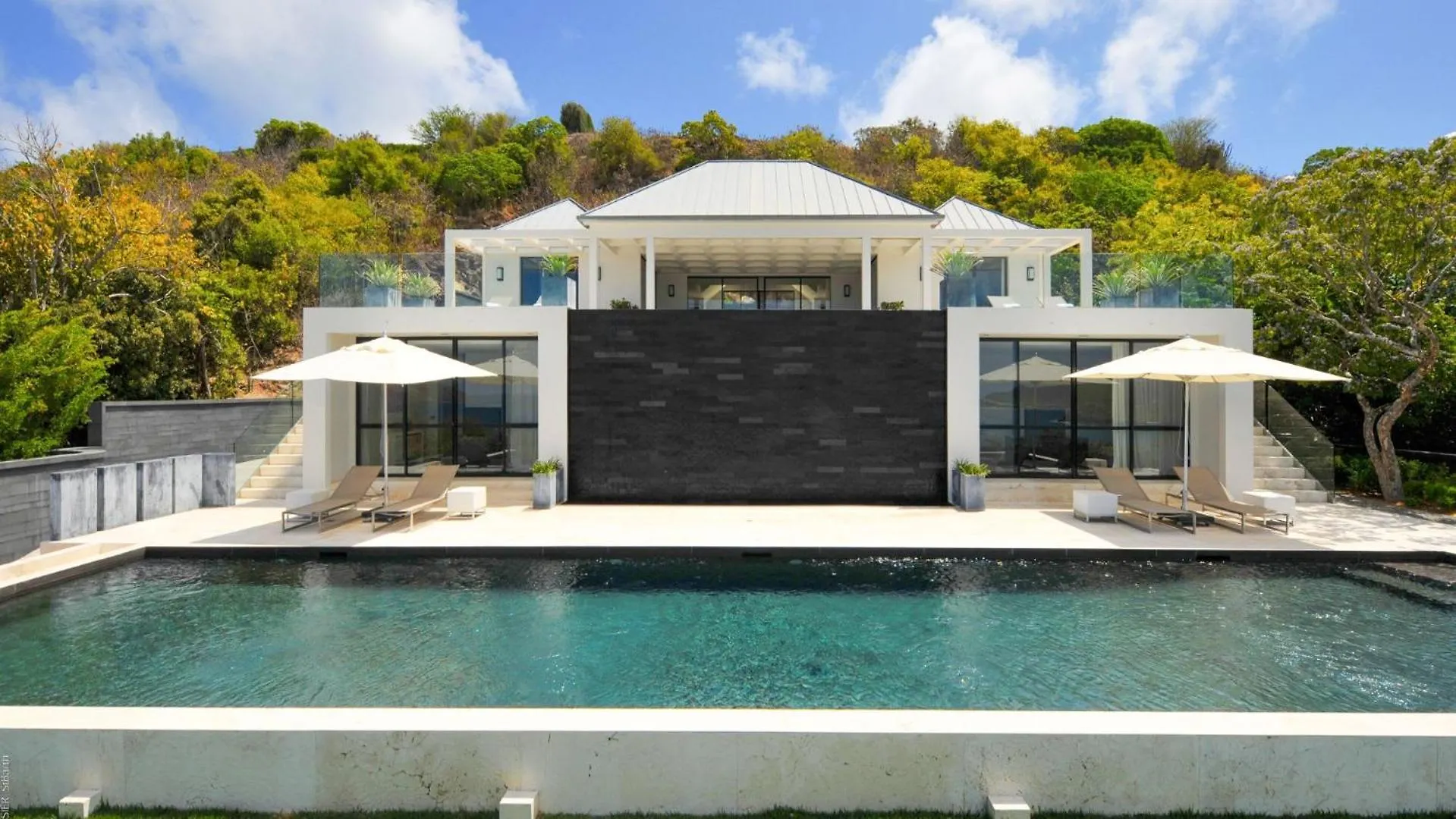 Ideally Located Contemporary Villa St. Barthelemy Svatý Bartoloměj
