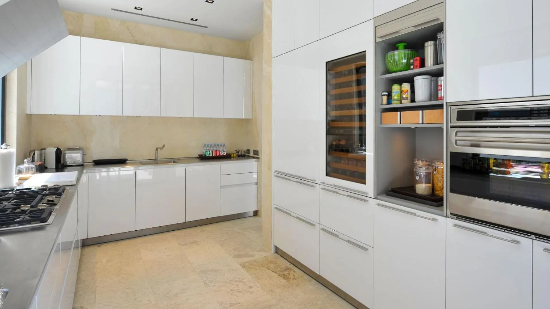Ideally Located Contemporary Villa St. Barthelemy