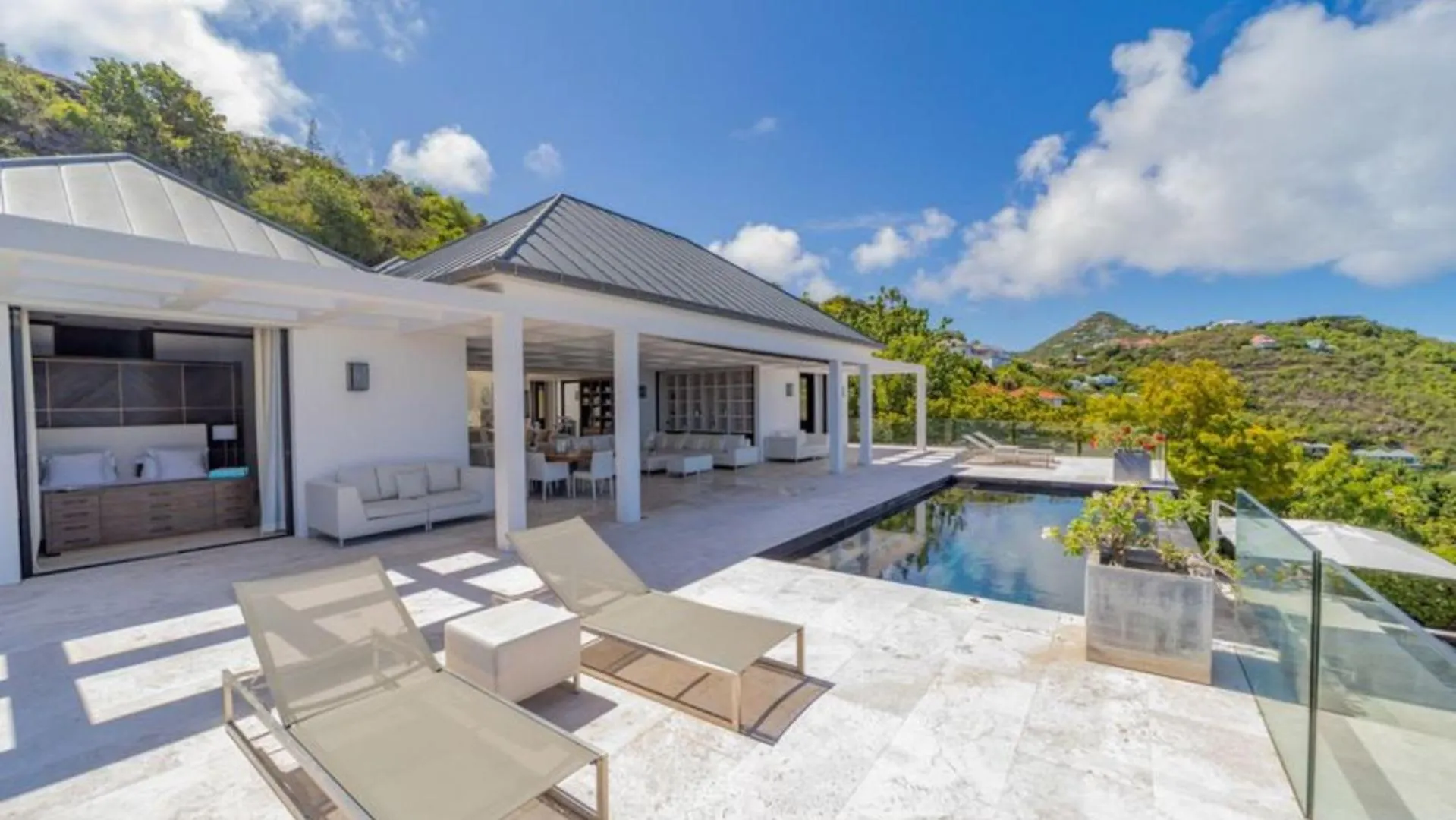 Ideally Located Contemporary Villa St. Barthelemy